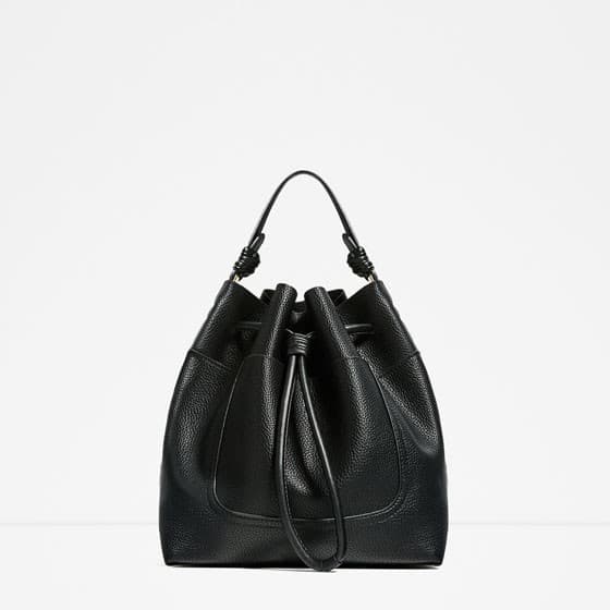 Γυναικεία τσάντα πουγκί 19.95€ @Zara