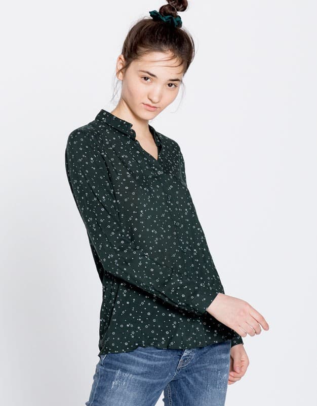 Γυναικείο πουκάμισο εμπριμέ 12,99€ @pull&amp;bear