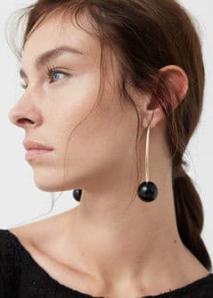 Μεταλλικά σκουλαρίκια κρεμαστά 7,99€ @Mango