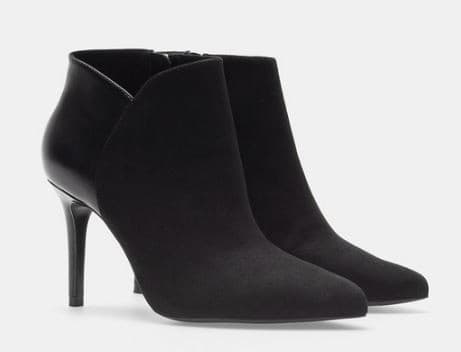 Μυτερό μποτάκι με τακούνι 29,95€ @Stradivarius