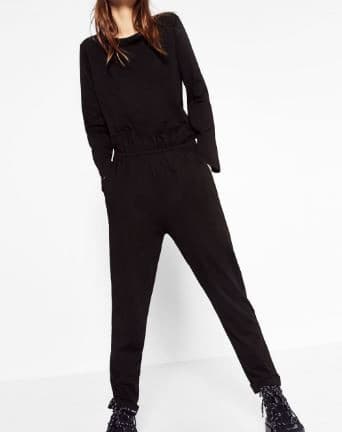 Ολόσωμη φόρμα με λάστιχο στη μέση 19,95€ @ Zara