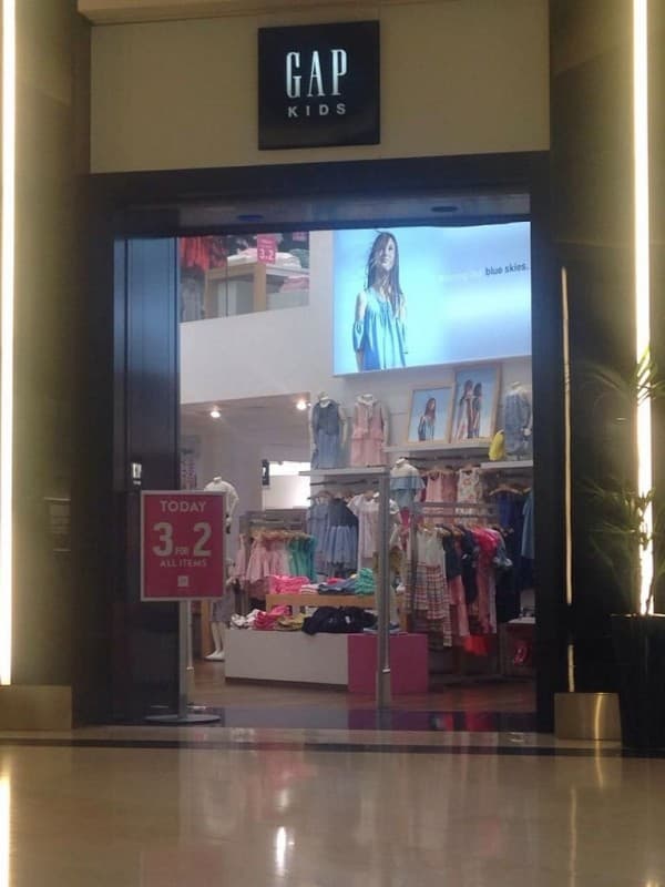 3 for 2 στα καταστήματα GAP μόνο για σήμερα