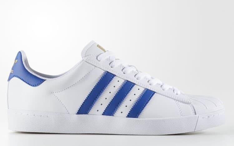 -30% έκπτωση σε επιλεγμένα sneakers στην adidas
