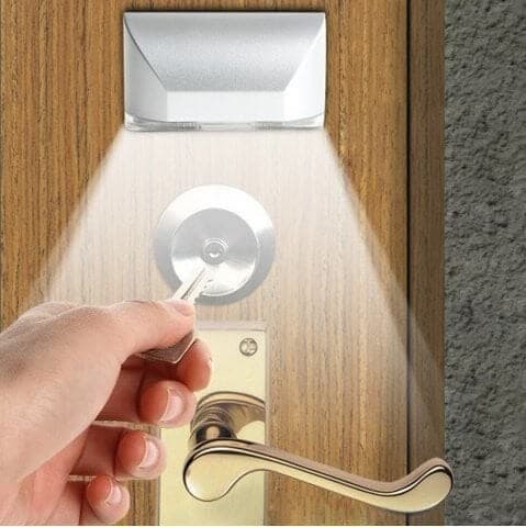 Φωτάκι 4 LED με αισθητήρα 1,48€ στο Rosegal