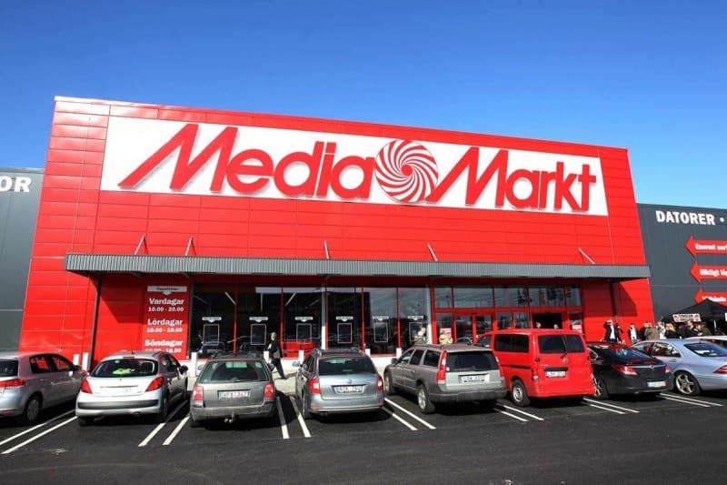 Media markt εκθεσιακά και στοκ κομμάτια
