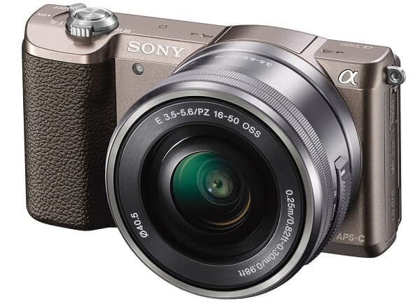 SONY Alpha 5100 με φακό 16-50mm 339€