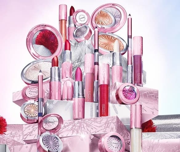 Έως -60% σε Estee Lauder και M.A.C. με δωρεάν αποστολή