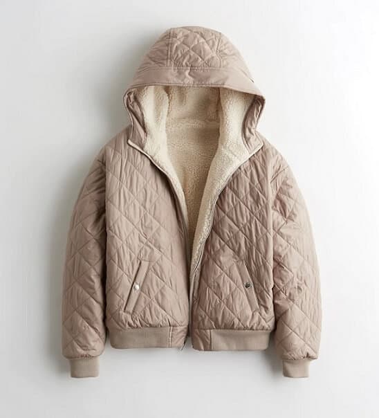 Extra -20% σε επιλεγμένα είδη στα Hollister