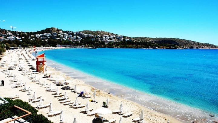 Δωρεάν είσοδος για το κοινό το Σάββατο (31/7), Κυριακή (1/8) και Δευτέρα (2/8) στις οργανωμένες παραλίες της Ακτής Βουλιαγμένης, του Αστέρα Βουλιαγμένης και της Ακτής Α' Βούλας (Αττική)