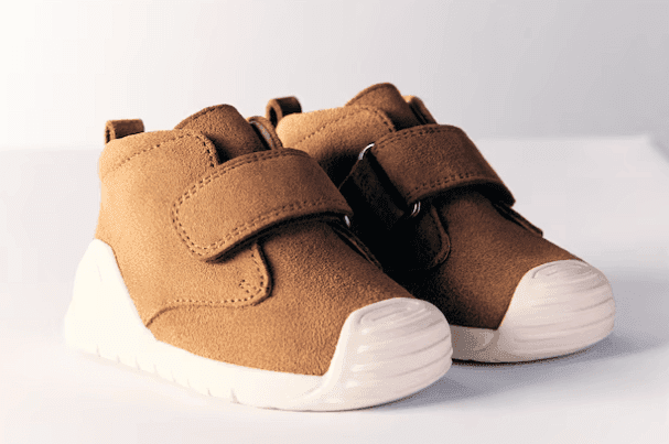 Βρεφικά δερμάτινα παπούτσια biomechanics n18-24   29.99€ @Mango