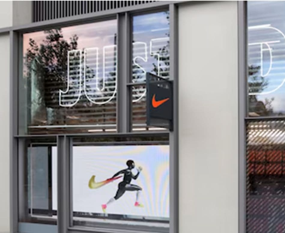 +30% έκπτωση σε ήδη εκπτωτικά στη Nike Πειραιώς & One Salonica