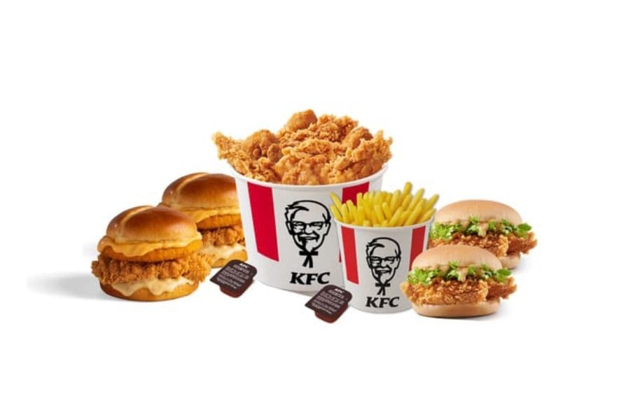 KFC 15 Strips Bucket + 2 Cheesy Burger + 2 Double Crispy Burger + Fries Bucket 19,90€ μέσω efood pro