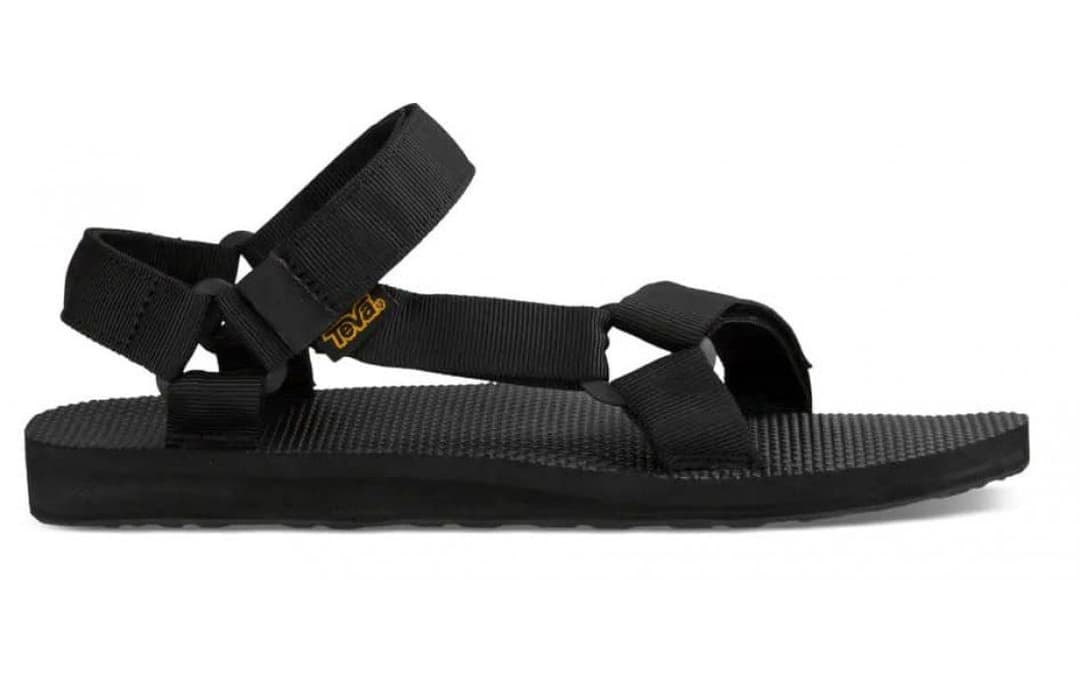 Τελευταία τεμάχια addias, Teva, Reebok & μαγιό -50% από smashonline.gr