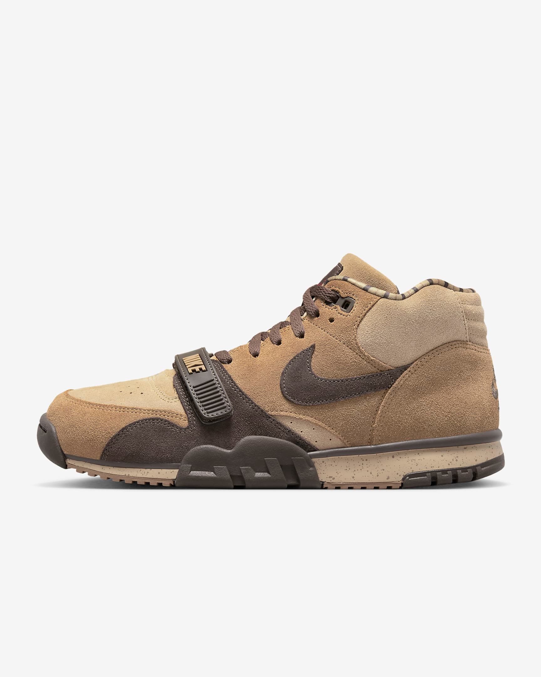 Nike Air Trainer 1 και άλλες προσφορές στη Nike