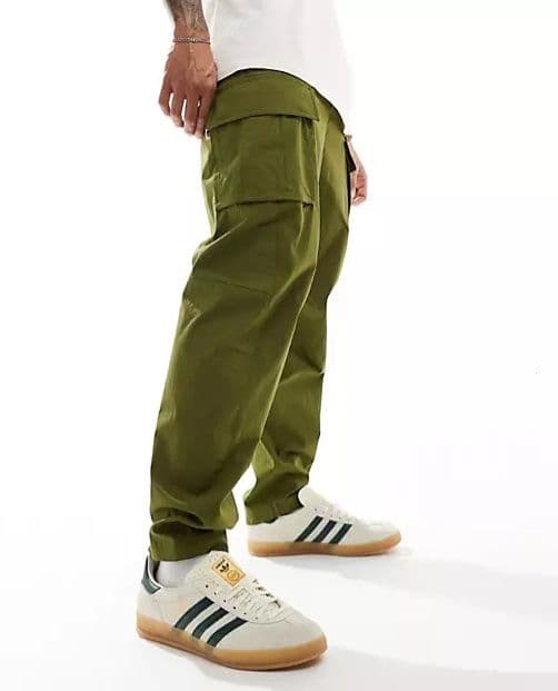 Έως -30% extra στο ASOS (σε προϊόντα ήδη σε έκπτωση έως 60%)