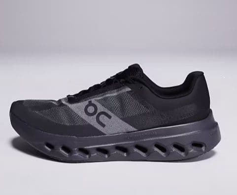 Εκπτώσεις έως -60% & extra -15% στο Asos (π.χ. ON Cloudsurfer με 77€)